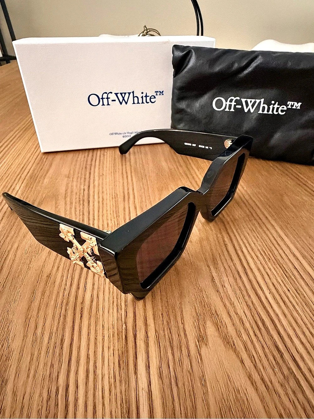 Off-White Catalina Black Sunglasses New In Box